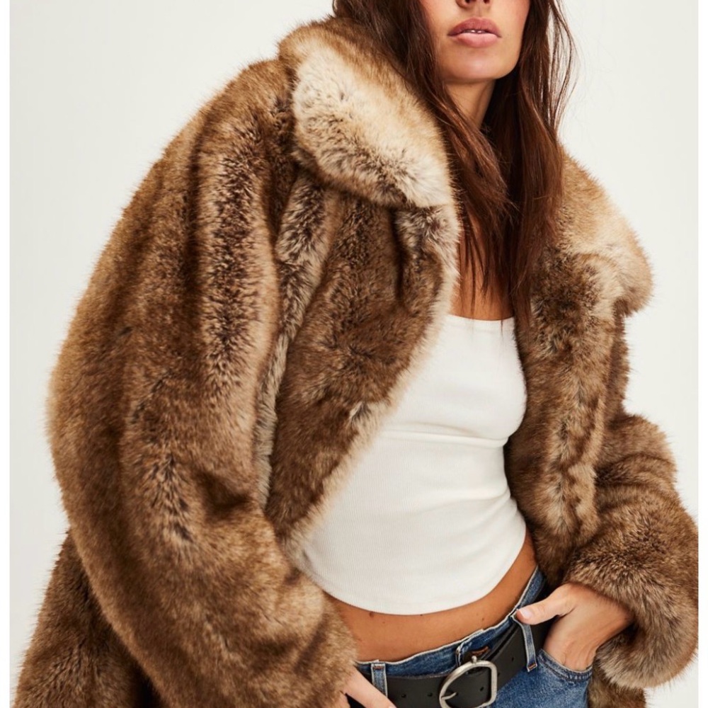 Jakke rosemary faux fur coat, free people size medium NWT